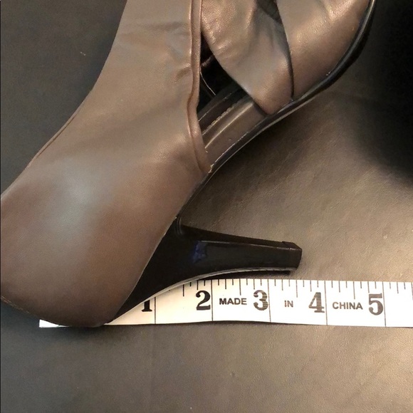 Sofft Leather Heels, Grayish brown. - Picture 8 of 8